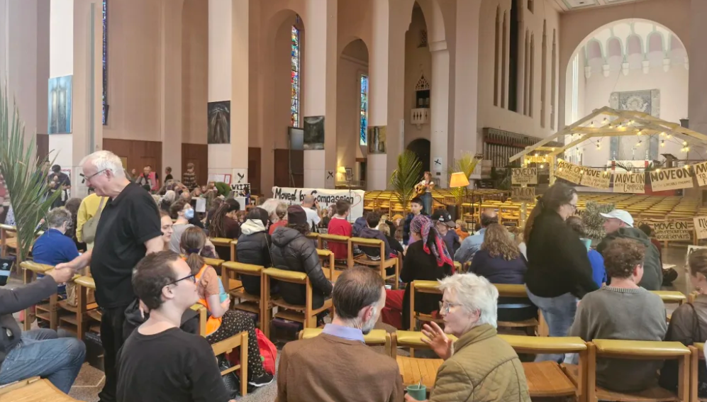 Overnight vigil in cathedral to protest against “move-on” plans